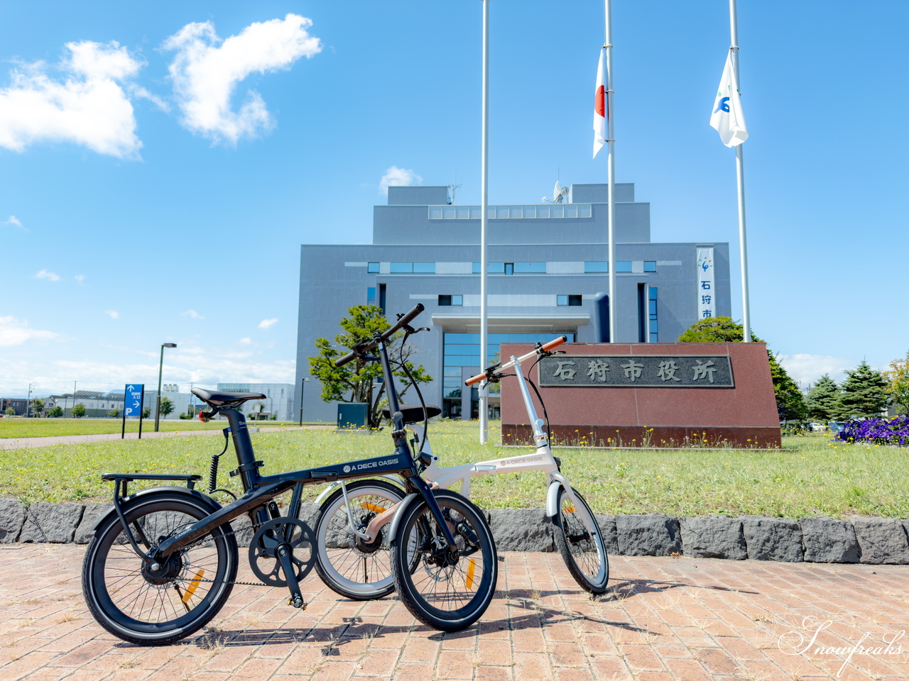 想像を遥かに上回るパワーで登り坂もスイスイ。折りたたみ電動アシスト自転車『ADO Air Carbon』に乗って、石狩湾の絶景を求めてサイクリング♪